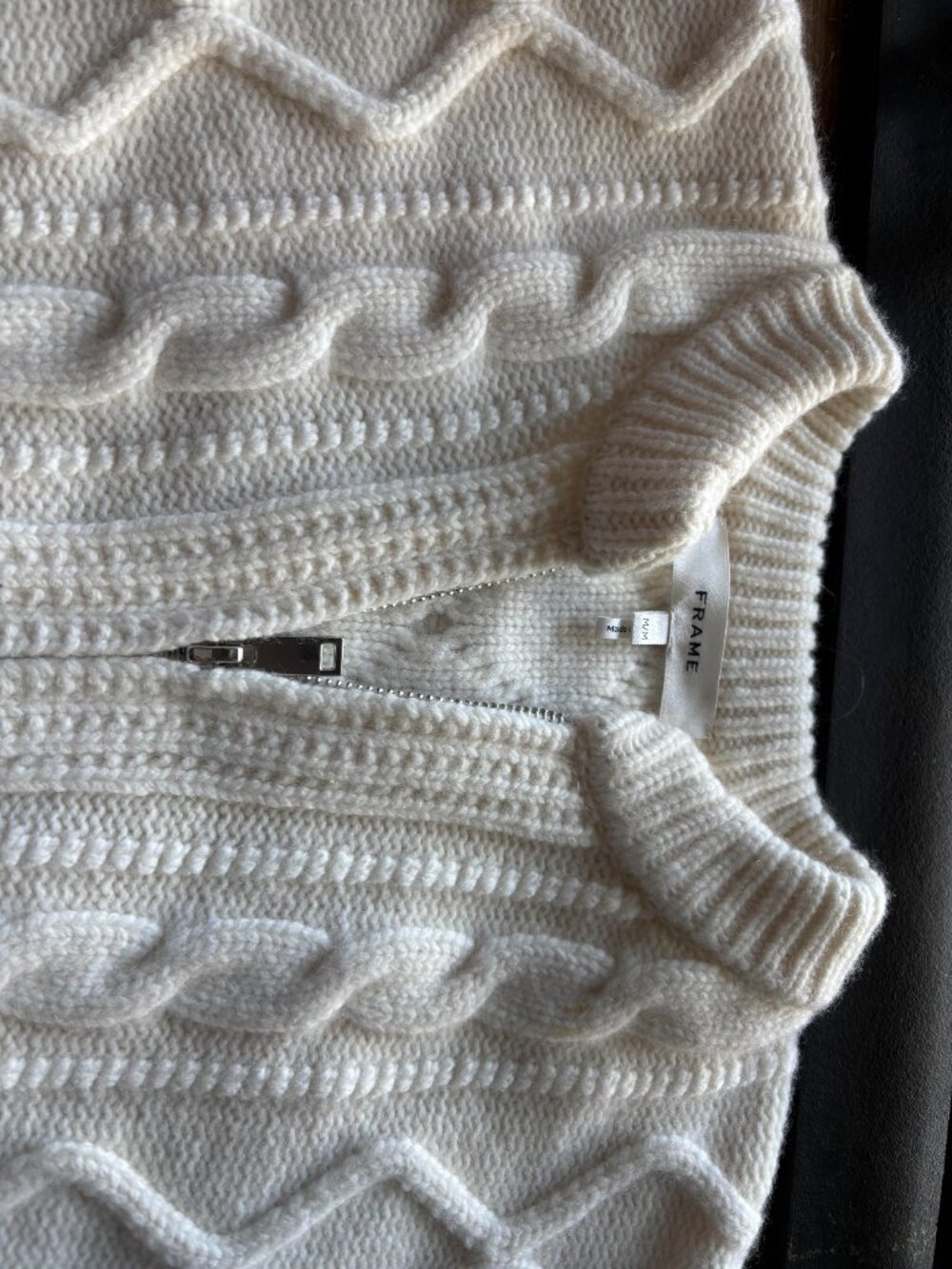 WHITE FRAME ZIP FRONT CABLE CROPPED CARDIGAN 100% MERINO WOOL MEDIUM NEVER WORN - Picture 7 of 7